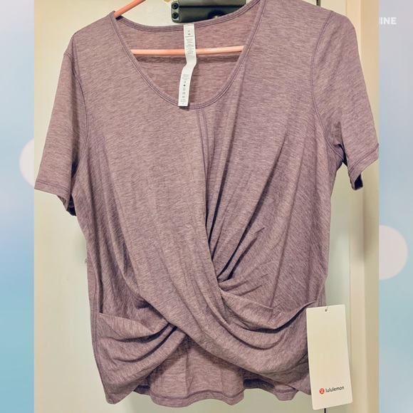 Lululemon top. Size 8- NEW - Picture 3 of 6